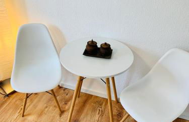 Direkte Uninähe: Ferienwohnung mit großem Doppelbett, Küchenzeile und neu renoviertem Badezimmer - Photo 2