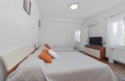 Villa Almas with swimming pool, tennis court, sauna, gym, grill house - Foto 42