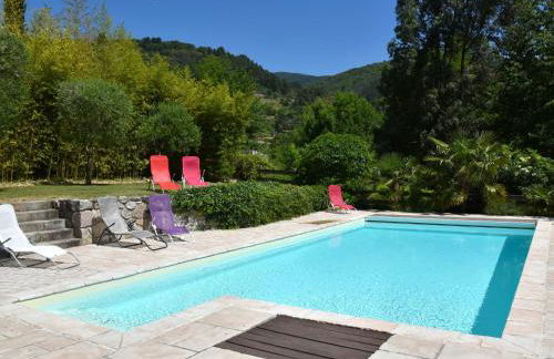 Holiday Home in Ardèche near Château de Ventadour - Foto 2