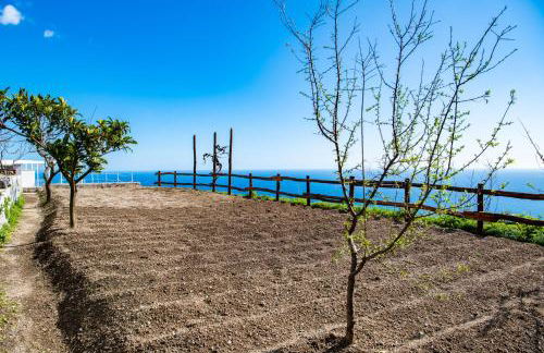 VILLA LA TAGLIATA spectacular jacuzzi tub amazing view and private parking garage - Photo 14