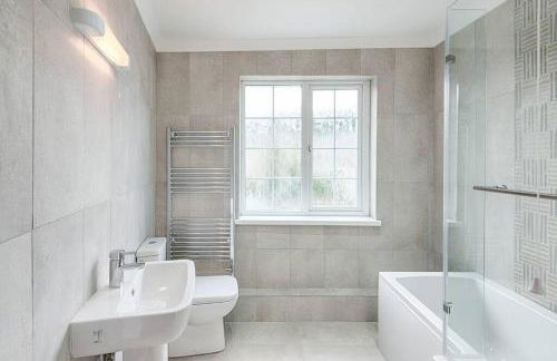 Gower Vista 3 bed in Mumbles with free parking & sea views - Foto 12