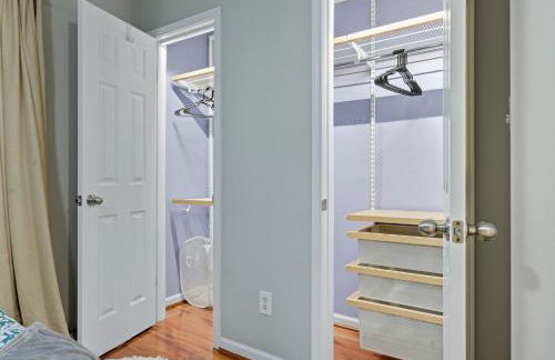 Entire home in prime Raleigh with community pool, dog park and golf course - Photo 27