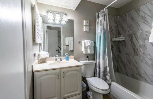 Spacious 3 BR Near NAS Jax l BBQ WiFi DirecTV - Foto 9