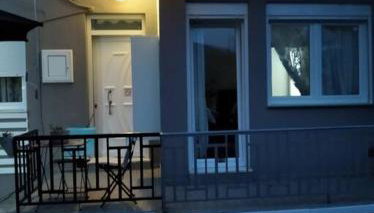 Οικία με αυλή και πάρκινγκ, μέσα στο κάστρο της πόλης - Photo 1