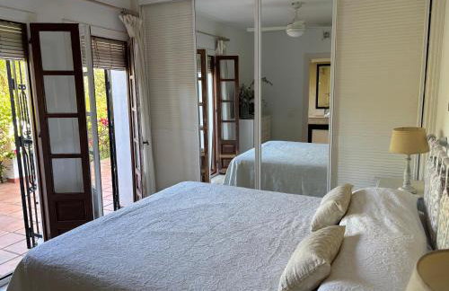 Nice villa with a garden - Photo 16