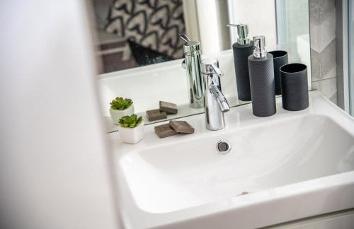 Amare Apartments - Photo 29