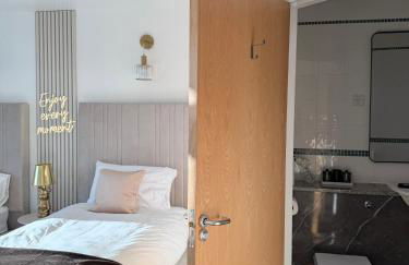 Lux 2-Bed City Centre Apartment Sleeps 6 Free Parking Balcony Near Leeds Station & Millennium Square view - Foto 32