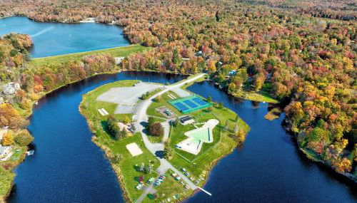 Evergreen Escape Hot Tub Firepit Resort Pool - Foto 5