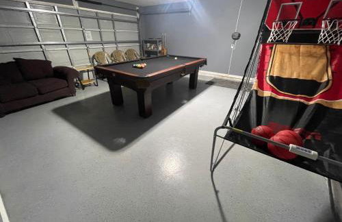 3 Bedroom Villa with Poolside Cinema and Games Room Close to theme Parks sleeps 6 - Photo 75