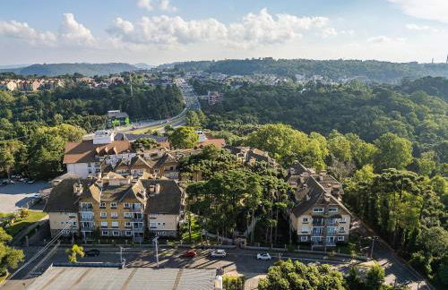 Casa de Pedra 2 Suítes c/ Piscina by Achei Gramado - Photo 35
