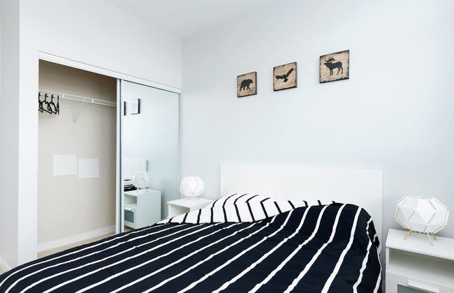 Surrey Center Cozy Condo - Photo 3