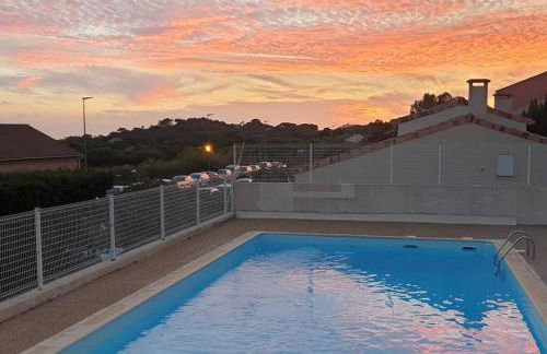 Studio Cabine à Giens avec Terrasse, Piscine et Parking - FR-1-335-193 - Foto 3
