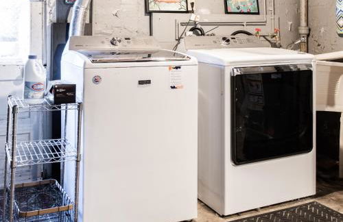 Luxe Highlands Home! King BR~Fire Pit~Yard Games - Foto 30