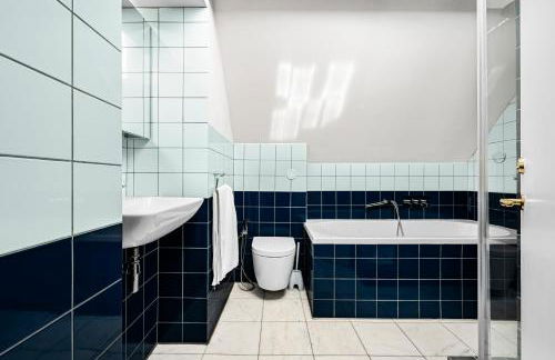 Schoolbell Mews full 3 bedroom 2 bathroom architect designed mews house Fabulous Bow, Victoria Park Location - Foto 24