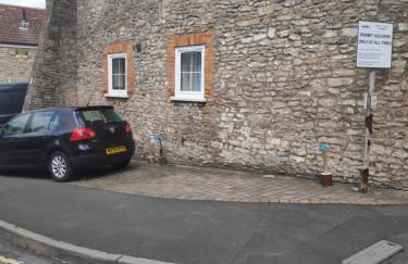 Courtyard Apartment - Photo 30