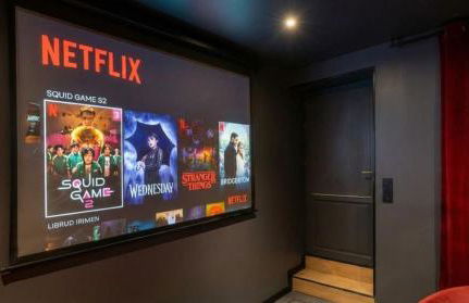 CinemaRoom Auterive Suite cinéma privée Love Room Netflix proche Toulouse - Foto 2