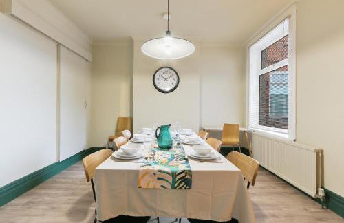 Home from Home 4 Bed - Ideal for Workers & Great for Groups, FREE Parking, Spacious, Pet Friendly Netflix - Foto 30