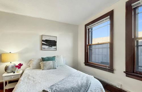 1 Bed Apt on Grand - Walk to 3 Breweries! - Photo 2