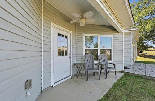 Modern Pine-Scented Retreat – 30 Mins to Beach! home - Foto 13