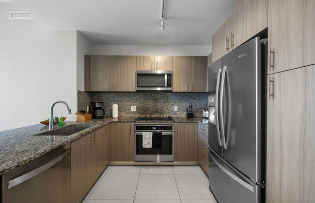 Spacious 2-Bedroom Condo at Doral Park - Photo 12