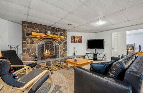 Overlook at Sleepy Creek -- Sleepy Creek Frontage, Secluded, Grill, Fire Pit, Deck, Family Friendly, Game Room, Fishing, Hammock, View, Fireplace - Foto 30