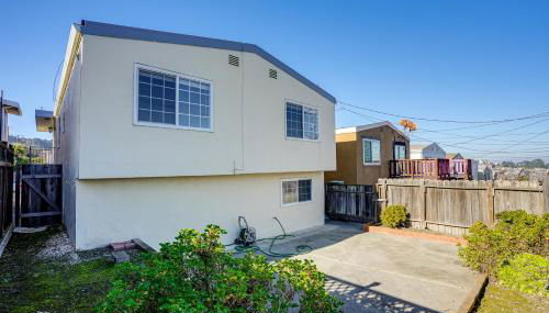 Easy SF Access! Spacious Family Home with Yard - Foto 4