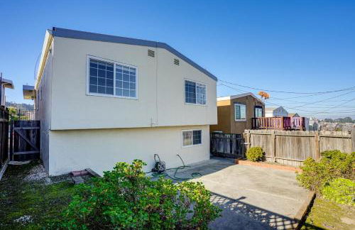 Easy SF Access! Spacious Family Home with Yard - Foto 4