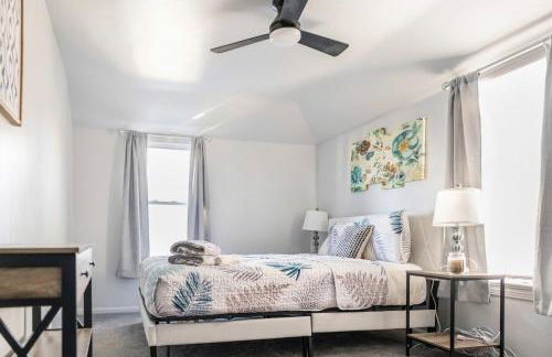 Euclid Near Lake Erie Cleveland king bed - Foto 8