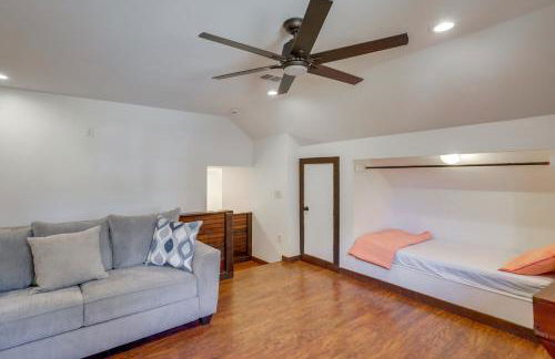 Steps to Lake Lanier Wooded Escape with Boat Dock - Foto 25