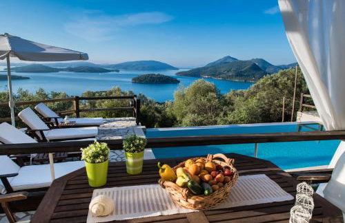 Villa Meliti - private villa with stunning seaviews, infinity pool, close to the beach - Photo 4