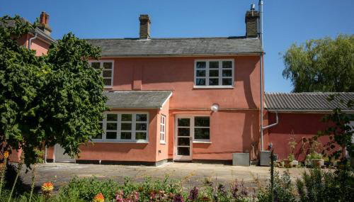 The Manor Dairy - Foto 1