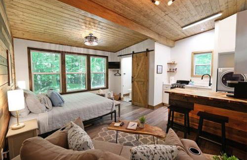 Tiny Tarheel Cozy Retreat Near UNC Tiny House - Photo 11