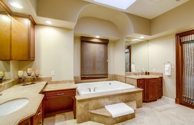 Tropical 5BR La Jolla Retreat by NamaStay - Foto 39