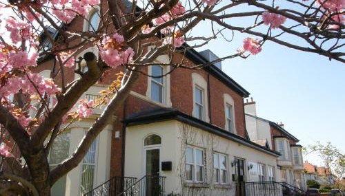 The Shelbourne Apartments - Photo 2, Garden