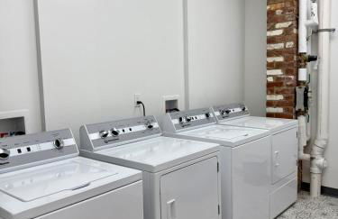 Boho Bliss Downtown Apartment in Historic Pilot Mountain - Foto 23