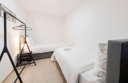 Stay and Work Apartment - 8 single beds - Garage - Foto 21