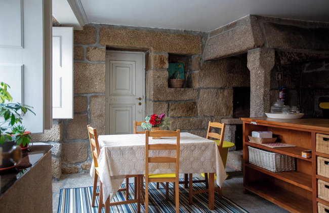 Casa dos Livros - Guest House - Photo 87