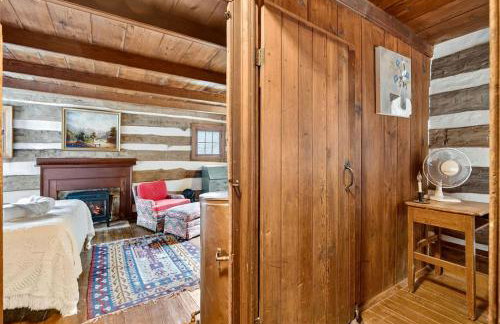 Historic Restored Farmhouse with Cowboy Cauldron Fire Pit Near Ice Mountain, Capon Bridge, West Virginia - Foto 39