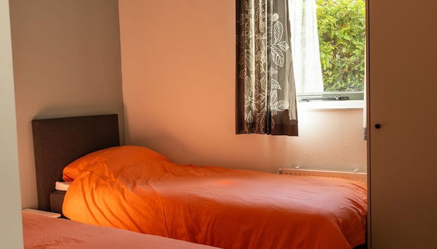 Alluring Holiday Home With Garden - Foto 2, Quarto