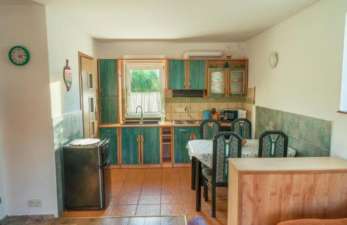 Uroczy domek nad jeziorem - Foto 5