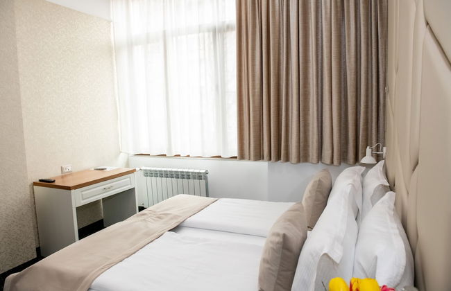 Agora Boutique - Photo 45