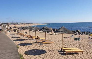 KING SIZE Bed with Air Conditioning near the BEACH & FREE Street Parking - Foto 40