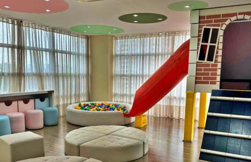 Apto 1405 com Piscina e Academia 2 Quartos Ar Condicionado no Centro Cívico com Garagem - Foto 13