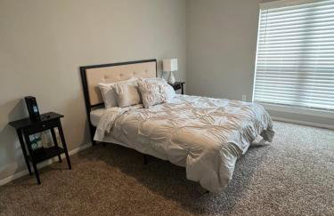 Cheerful 2 bedroom home 20 minutes from downtown - Foto 9