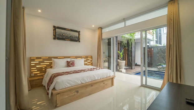 Puri Bagus Villa Legian Kuta - Foto 2, Habitación