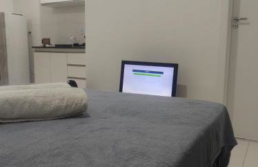 Novo, Com Ar Condicionado, Internet, Lavanderia e Garagem, 10 min do centro, 15 min das Praias - Foto 2