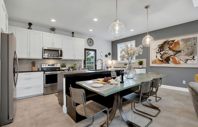 Soaring 2-level Point Venture Home on Lake Travis - Foto 9