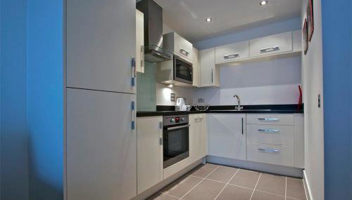 Apartment in Newbury Parkway Centre - Foto 3