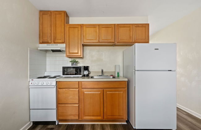 Affordable Suites Charlottesville - Photo 13