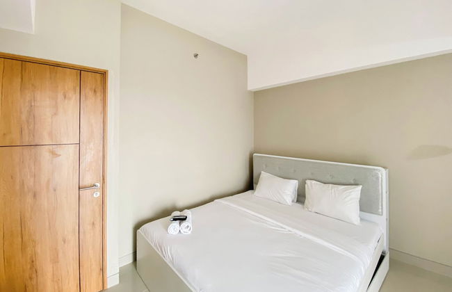 Homey and Nice 1BR at LRT City Jatibening Apartment - Photo 4